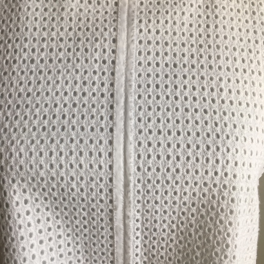 BCBGMaxazria white sleeveless crop top - Picture 5 of 7